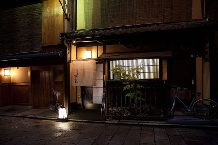 kyoto-night.jpg